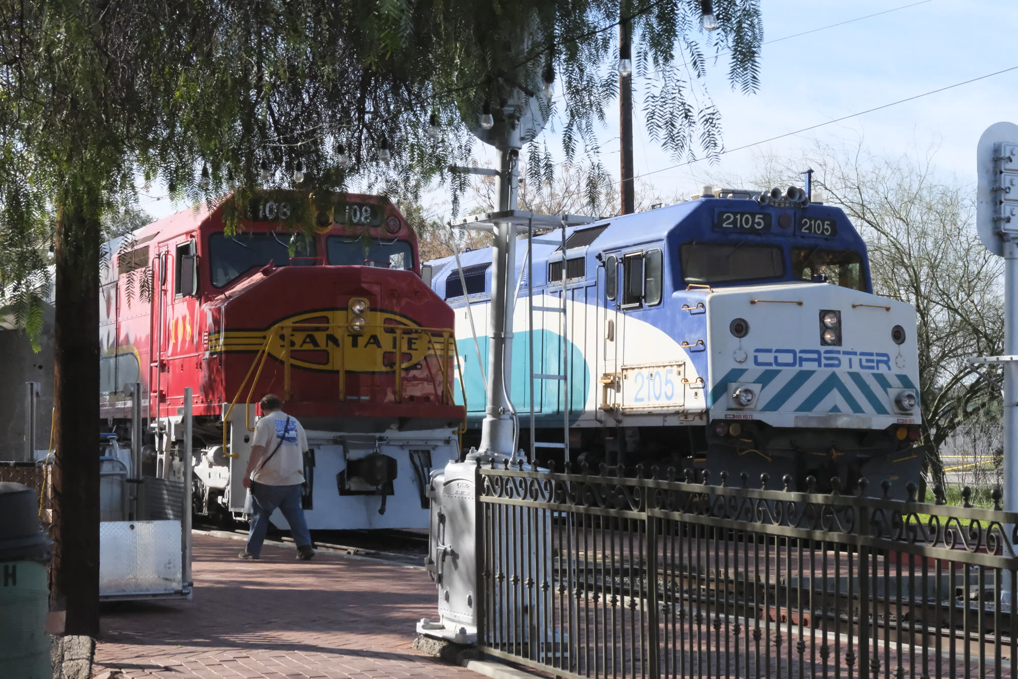 Santa Fe FP45 No. 108 and COASTER F40PH No. 2105 side by side at the Southern California Railway Museum