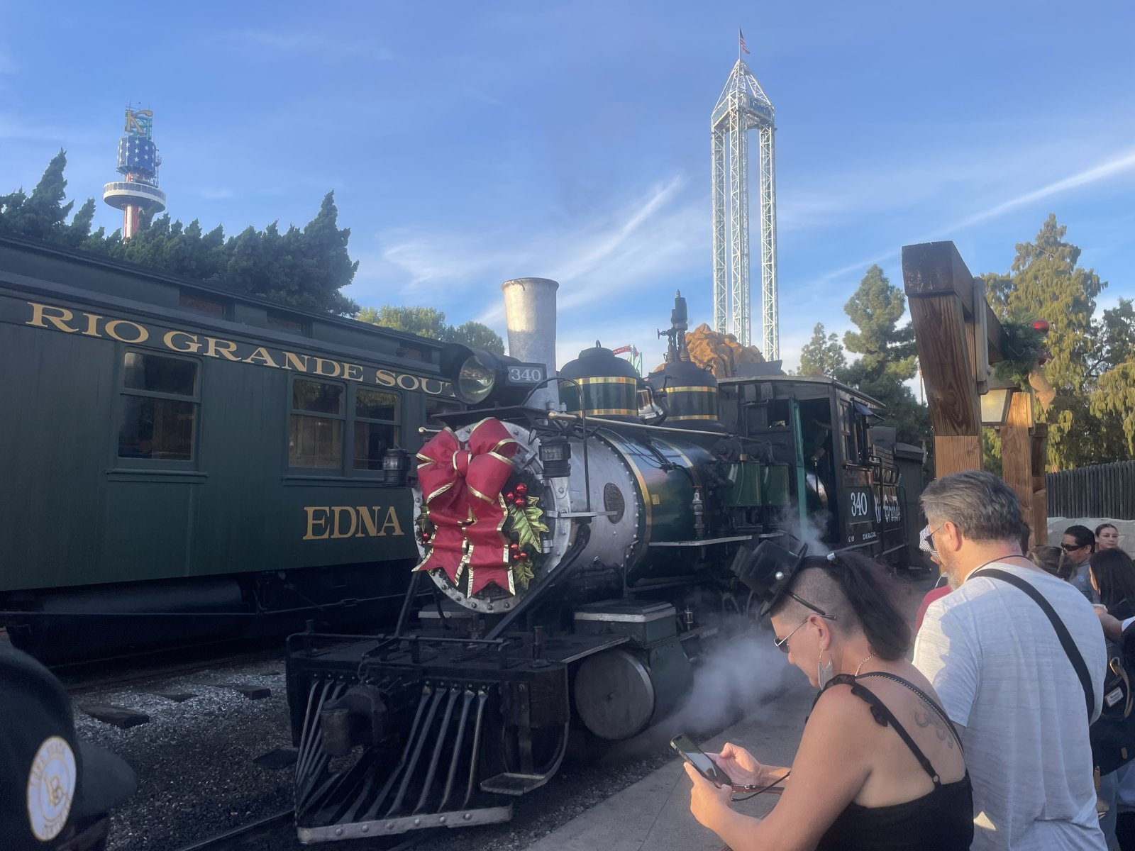 No. 340 with a holiday wreath and coach Edna