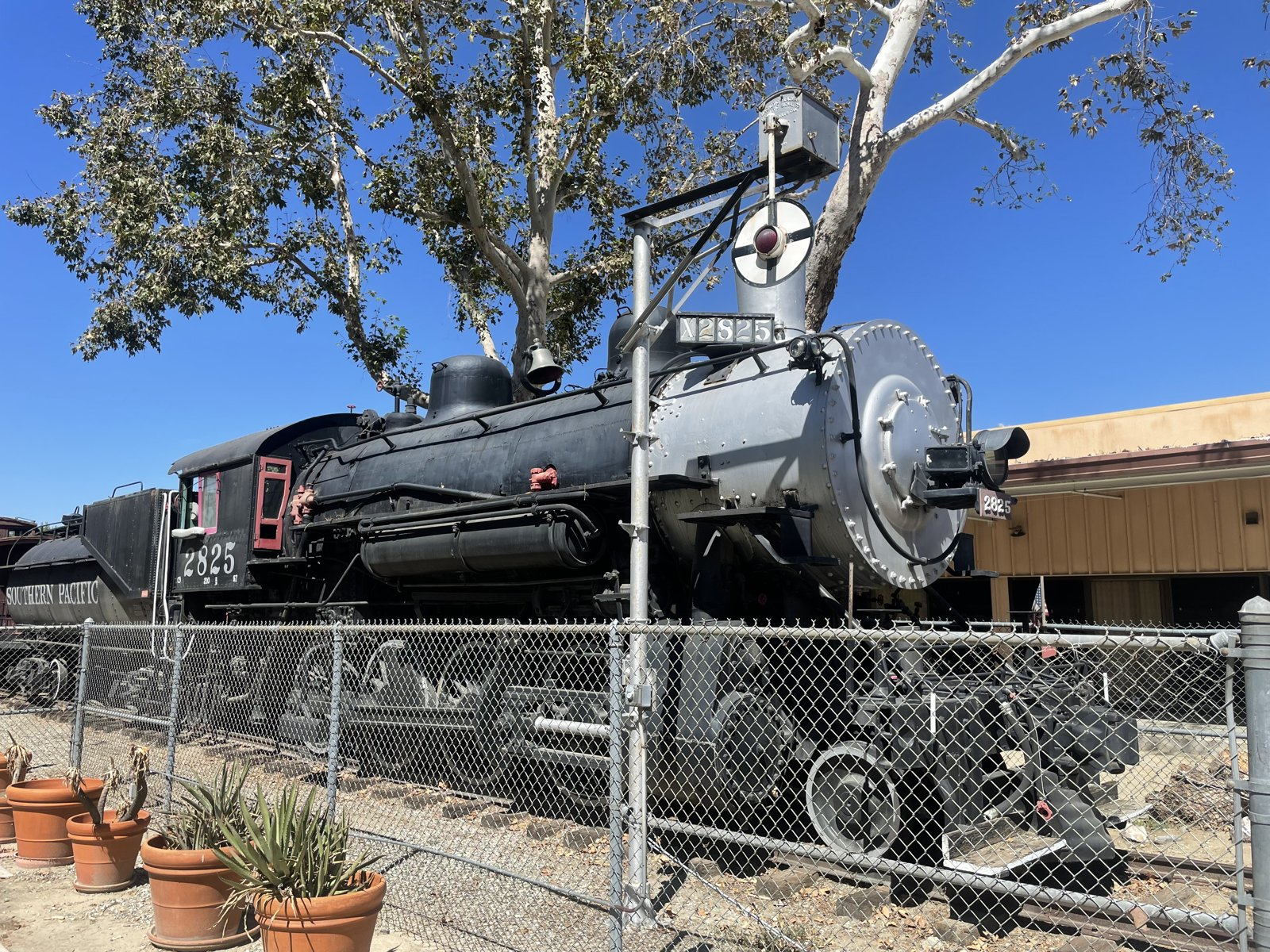 Southern Pacific No. 2825, smokebox and number boards